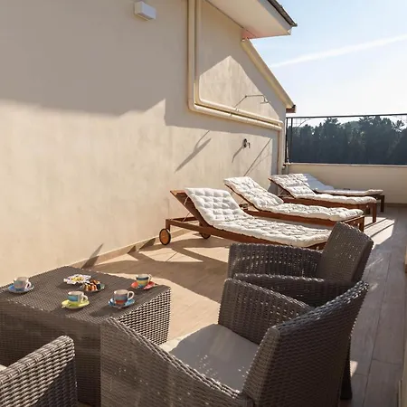 Colosseo Brightful Apartment With Rooftop Roma Esterno foto