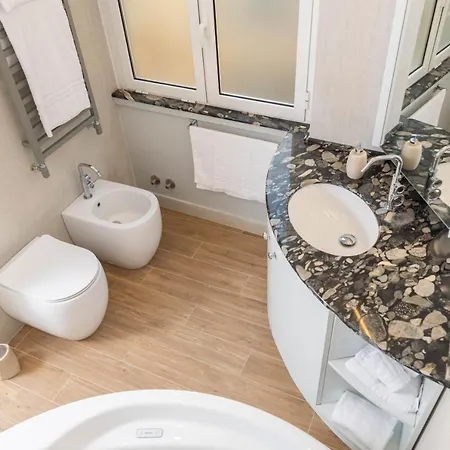 Colosseo Brightful Apartment With Rooftop Roma Esterno foto